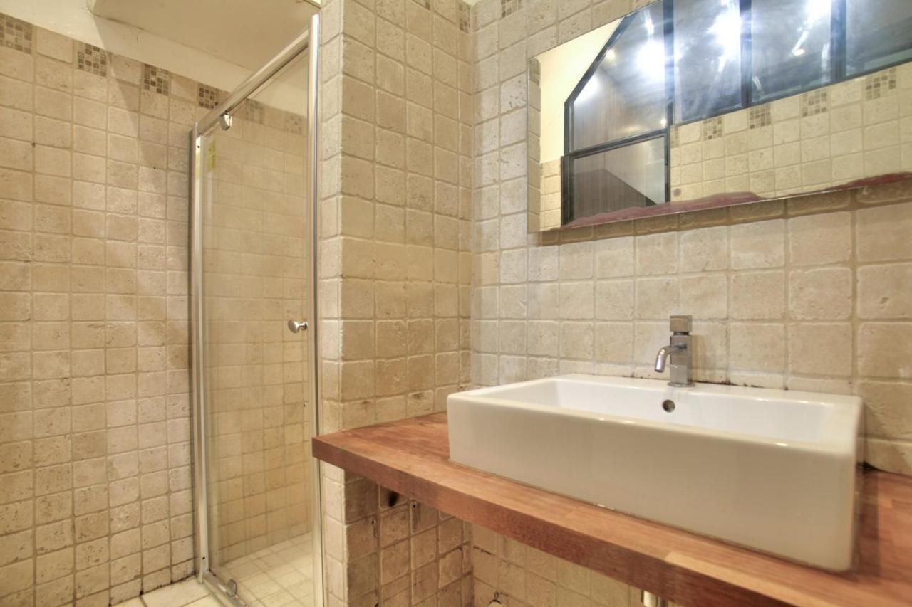 2 Bedrooms Le Marais Nazareth Paris Dış mekan fotoğraf